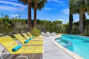 Unclassified image, 3 of 50, button