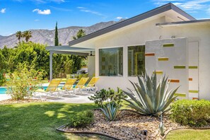 Unclassified image, 5 of 50, button