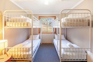 3 bedrooms, free WiFi, bed sheets