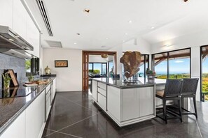 Private kitchen - Villa Skyfall : Spectacular 8 Bedroom Pool Villa with Private Cinema (Koh Samui)