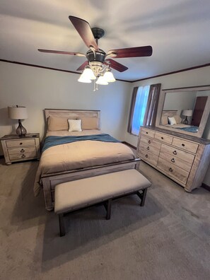 3 chambres, fer et planche à repasser, Wi-Fi, draps fournis