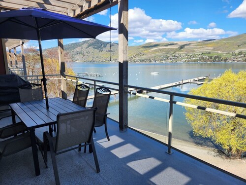 AWESOME Okanagan Waterfront Vacation Rental!