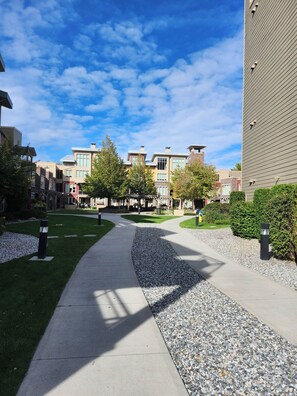 Property grounds - AWESOME Okanagan Waterfront Vacation Rental! (Vernon)