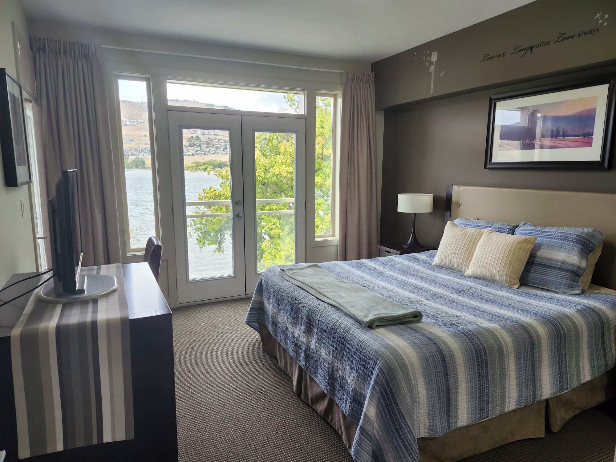 3 chambres, bureau, fer et planche à repasser, Wi-Fi gratuit