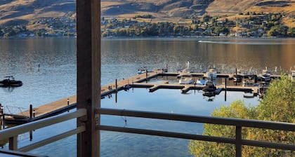 AWESOME Okanagan Waterfront Vacation Rental!