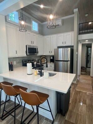 Private kitchen - Brand New! Eagle's Nest Tiny House (Monteagle)