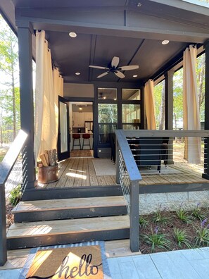 Outdoor dining - Eagle’s Nest Tiny House: Cozy Escape w/ Porch, Patio + Fire Pit (Tracy)
