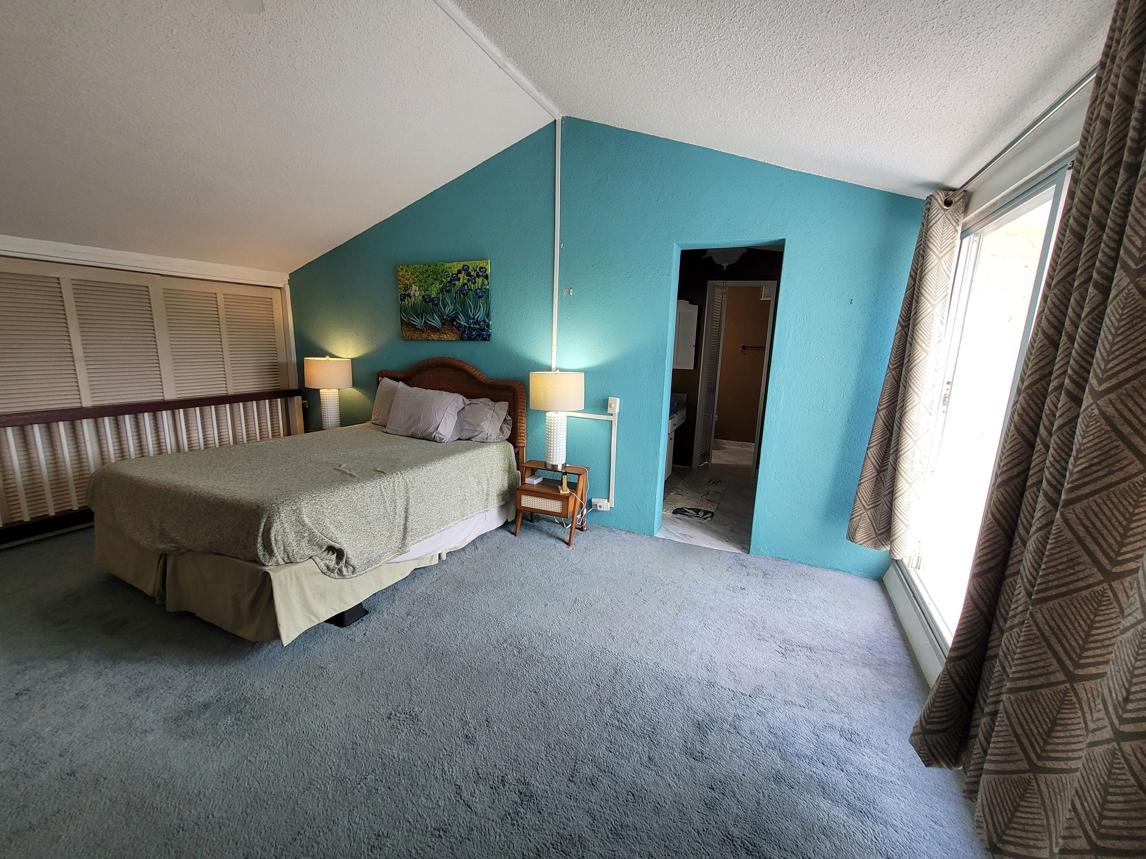 2 bedrooms, desk, iron/ironing board, WiFi