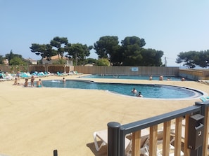A heated pool - Fully equiped mobile home near the beach with shared pool and Air Conditioning (Carry-le-Rouet)