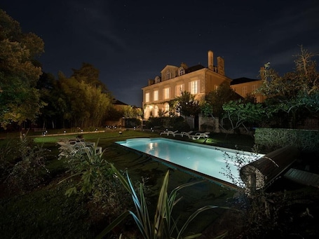 Pool. Guest House 'Suite Belle Epoque' with Shared Pool, Shared Garden and Wi-Fi
