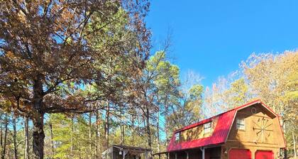 Hot tub - Firepit - Near Lake O the Pines