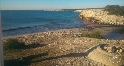 Côte Bleue holiday flat in La Couronne with shared garden, close to the beach