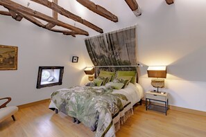 1 bedroom, iron/ironing board, free WiFi, bed sheets