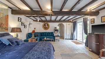 1 bedroom, iron/ironing board, free WiFi, bed sheets