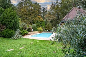 Pool - Libellule Guest Room – Blue Elegance, Shared Pool & Air Conditioning (Sarlat-la-Canéda)