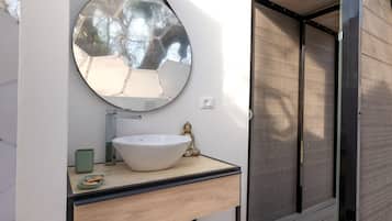 Doccia, asciugacapelli, asciugamani