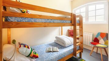 2 dormitorios, tabla de planchar con plancha, wifi gratis y ropa de cama