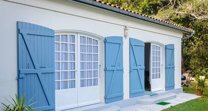 Holiday Home 'Longère Proche Plage Et Forêt 2' with Shared Terrace, Shared Garden and Wi-Fi