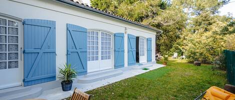 屋外ダイニングエリア