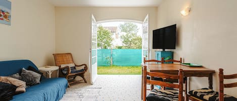 TV, DVD player