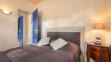 1 soverom, strykejern/-brett, wi-fi (inkludert) og sengetøy