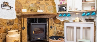 Country House 'La Plazuela De Mari I' with Private Garden and Wi-Fi