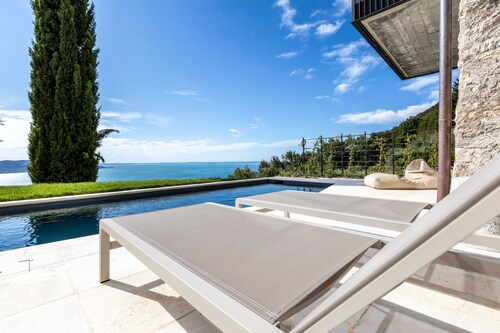 Villa Engardina with Lake View, Wi-Fi and Air Conditioning