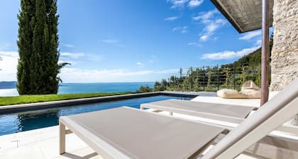 Villa Engardina with Lake View, Wi-Fi and Air Conditioning