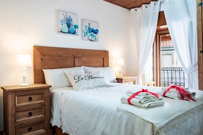 4 makuuhuonetta, silitysrauta/-lauta, ilmainen Wi-Fi, vuodevaatteet