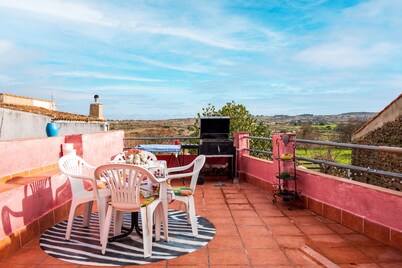 Apartment 'La Plazuela De Mari II' with Balcony and Wi-Fi