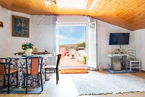 Apartment 'La Plazuela De Mari II' with Balcony and Wi-Fi