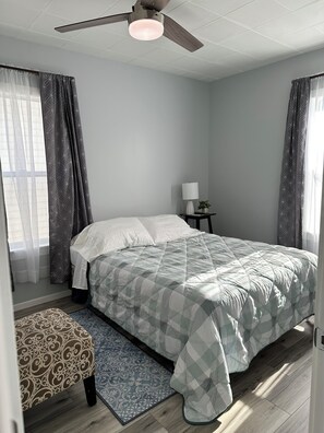 2 bedrooms, iron/ironing board, free WiFi, bed sheets