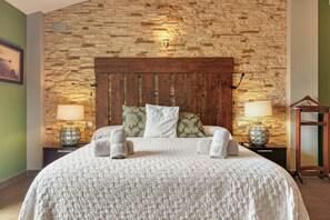 4 عدّة غرف نوم ومكواة/لوح كي وواي فاي مجانًا وملاءات أسرّة