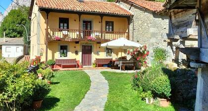 El Jermoso Country House in Picos de Europa, Mountain Views & Terrace