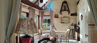 Guest House 'Suite Confort' with Private Terrace, Shared Garden and Wi-Fi