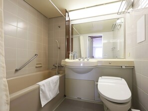 Basic Triple Room | Bathroom | Combined shower/tub, hair dryer, slippers, bidet - Tabist THE GREEN SAPPORO (Sapporo)