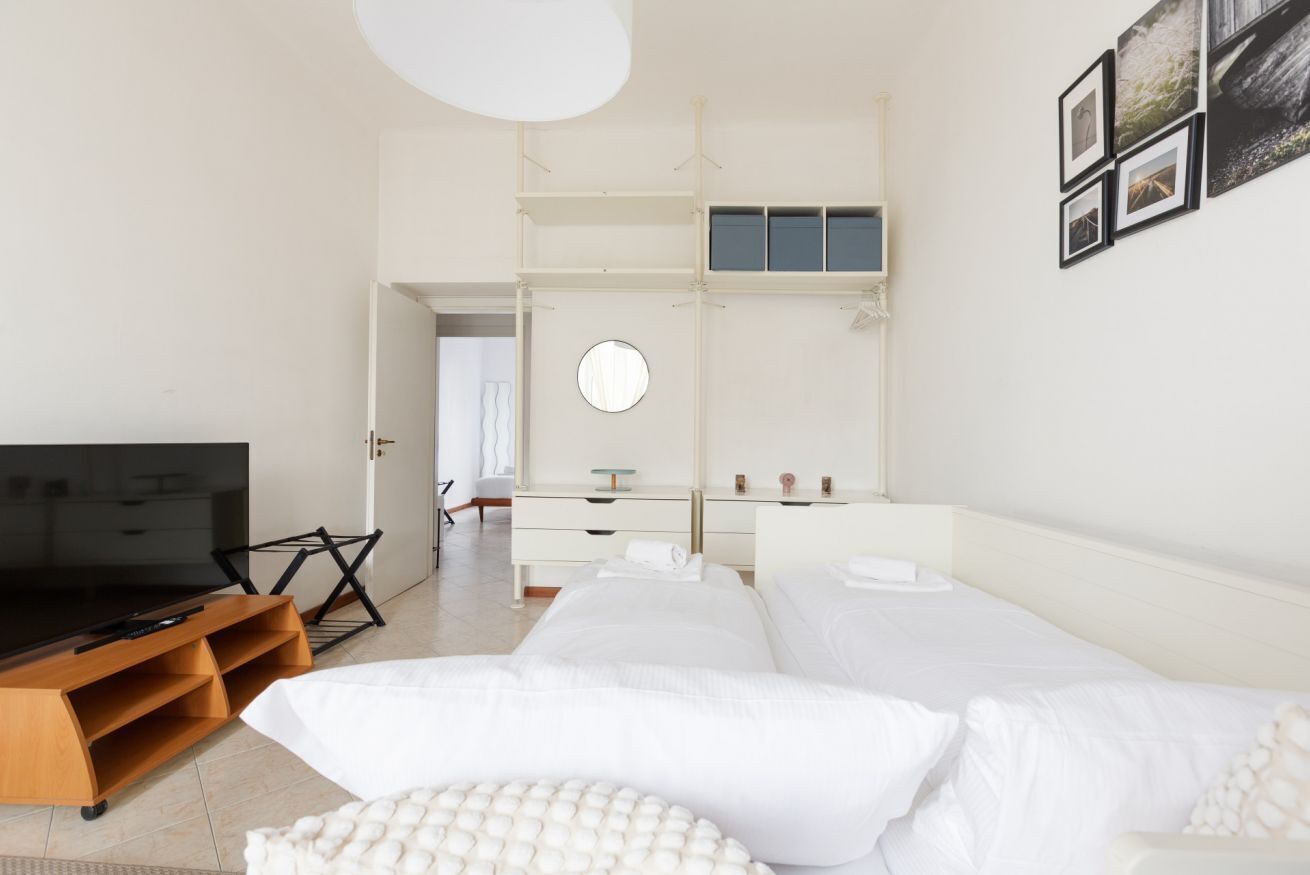 1 habitación, tabla de planchar con plancha, wifi y ropa de cama 