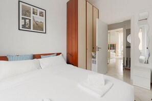 1 habitación, tabla de planchar con plancha, wifi y ropa de cama 