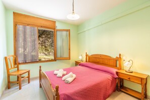 2 Schlafzimmer, Bügeleisen/Bügelbrett, Bettwäsche