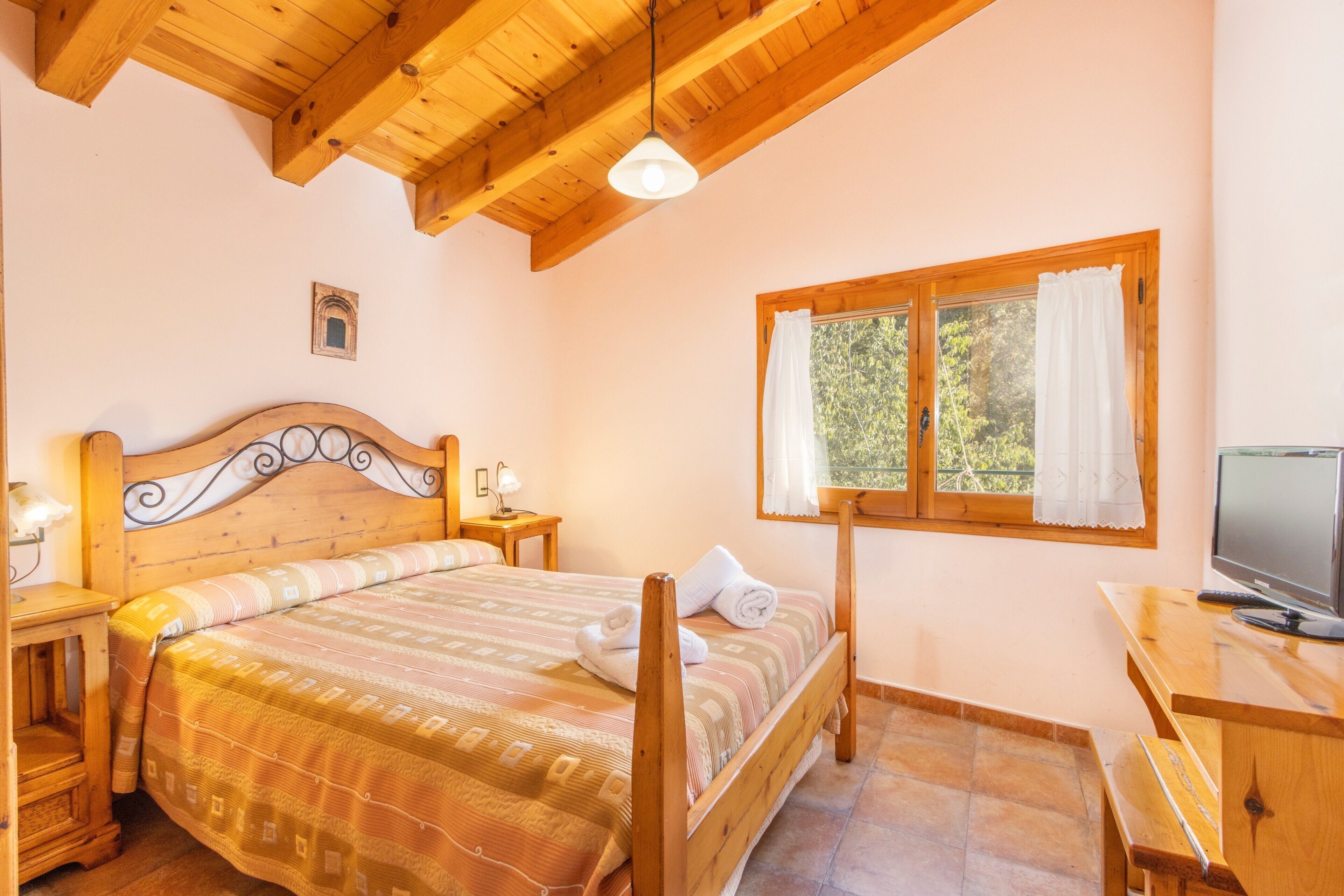 2 quartos, ferros/tábuas de passar roupa, Wi-Fi de cortesia