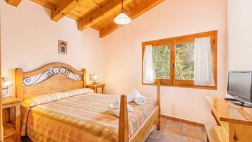 2 quartos, ferros/tábuas de passar roupa, Wi-Fi de cortesia