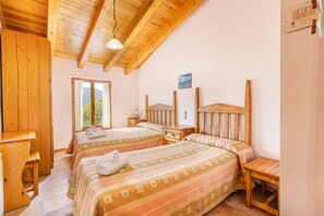 2 habitaciones, tabla de planchar con plancha y wifi gratis 