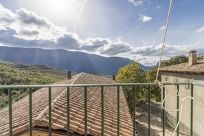 Property grounds - Apartment 'Casa Jaumet 2' in Sant Martí de Barcedana with Wi-Fi and Air Conditioning (Sant Martí de Barcedana Pallars Jussà)