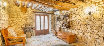 Room 'Triple 3' Casa Roca-Sant Martí de Barcedana with Wi-Fi and Air Conditioning.