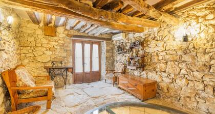 Room 'Double 2' Casa Roca-Sant Martí de Barcedana with Wi-Fi and Air Conditioning.