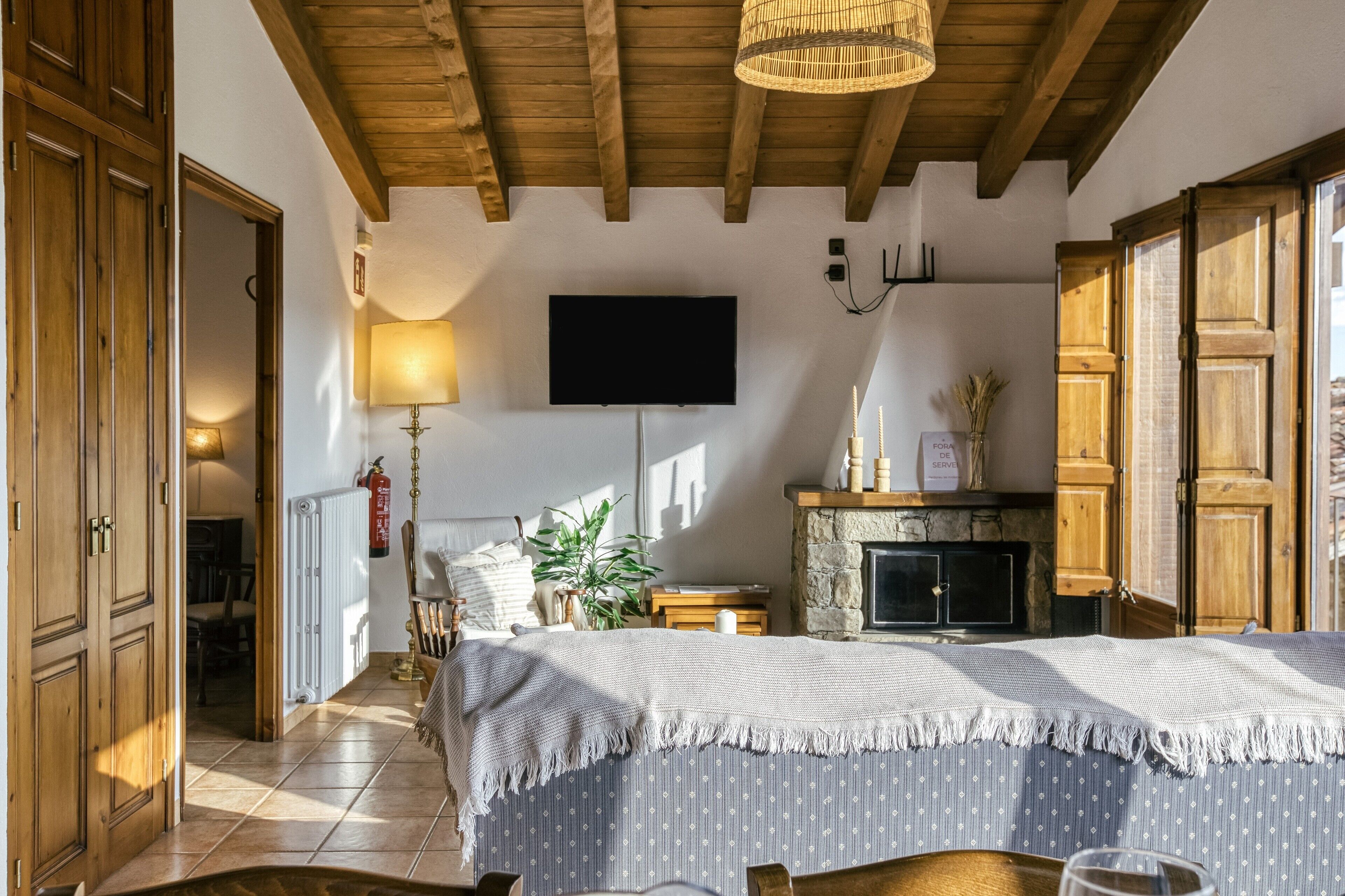 4 bedrooms, free WiFi, bed sheets, wheelchair access