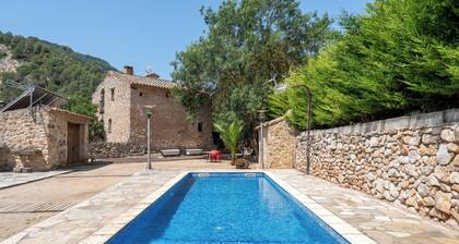 Casa rural 'Serra De Prades' con vistas a la montaña, piscina compartida y Wi-Fi