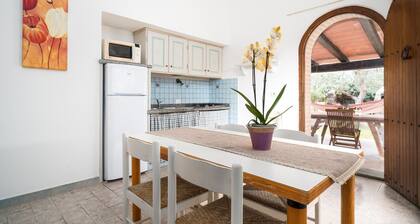 Ferienhaus 'Casa Su Barone 1' mit privater Terrasse, privatem Garten und Klimaanlage