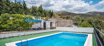 Holiday Home 'Chalet Venta Del Aire' with Mountain View, Wi-Fi and Air Conditioning