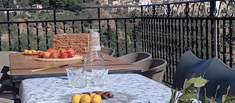 Casa de vacaciones 'Chalet Venta Del Aire' con vistas a la montaña, Wi-Fi y aire acondicionado